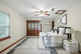 1323 Dublin St in Grapevine, TX - Foto de edificio - Building Photo