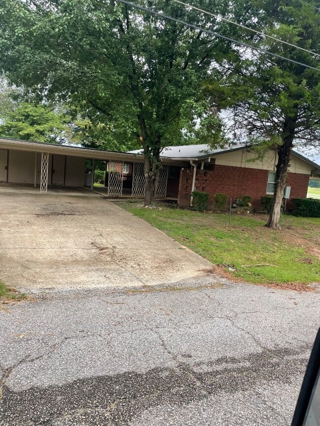 1630 David St in Oxford, AL - Building Photo - Building Photo