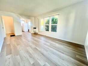 Bixby Knolls Gem in Gated Community in Long Beach, CA - Building Photo - Interior Photo