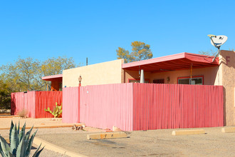 Glenn Plaza Apartments in Tucson, AZ - Building Photo - Building Photo