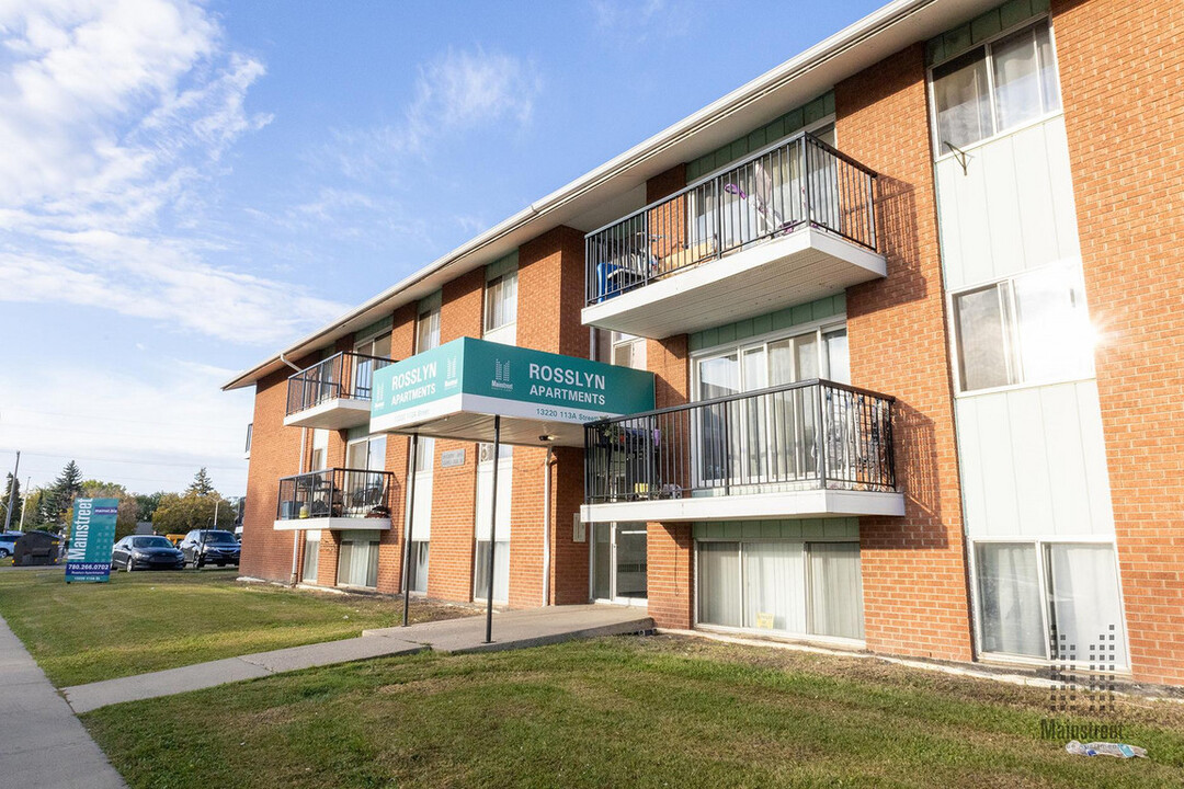 Rosslyn Apartments in Edmonton, AB - Building Photo