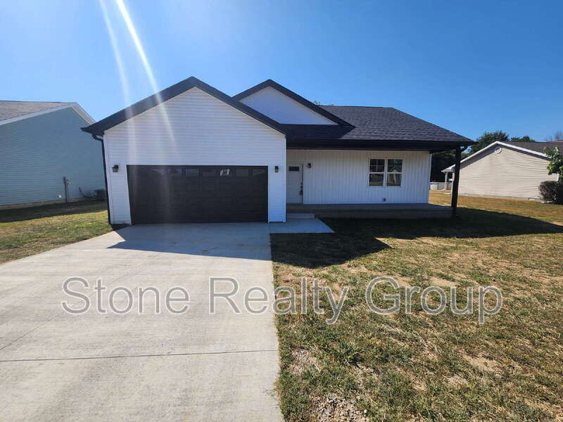 1162 W Ewing St in Clinton, IN - Building Photo