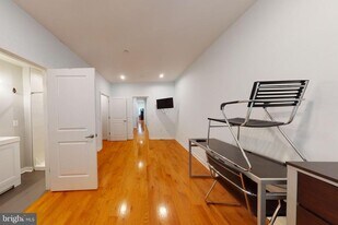 1517 W Seybert St in Philadelphia, PA - Building Photo