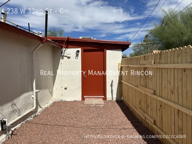 238 W 33rd St