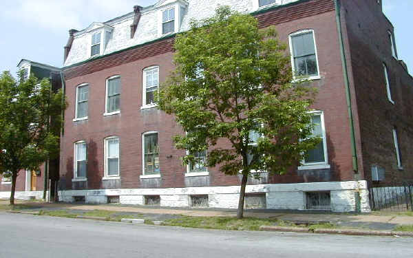 2417 Menard St in St. Louis, MO - Building Photo