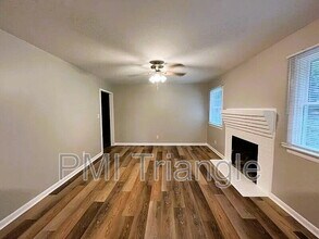 3609 Lynn Rd in Raleigh, NC - Building Photo - Building Photo