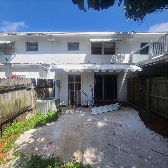 property at 3609 Townhouse Ct