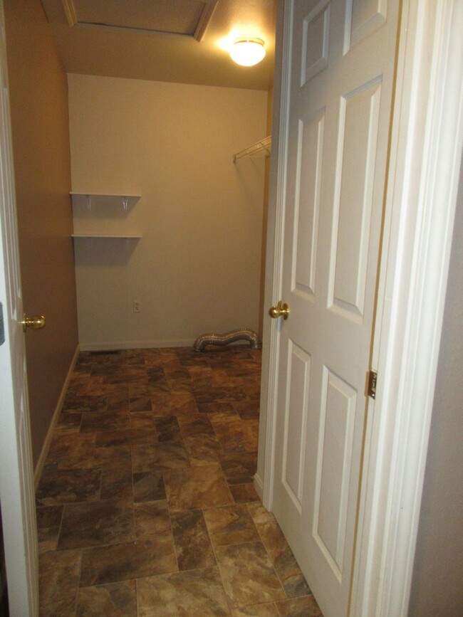 112 Hickory Ridge Dr in St. Robert, MO - Building Photo - Building Photo