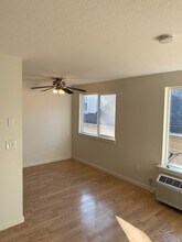 2247 SE Division St, Unit 2247 in Portland, OR - Building Photo - Building Photo