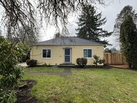 2844 SW Custer St in Portland, OR - Building Photo