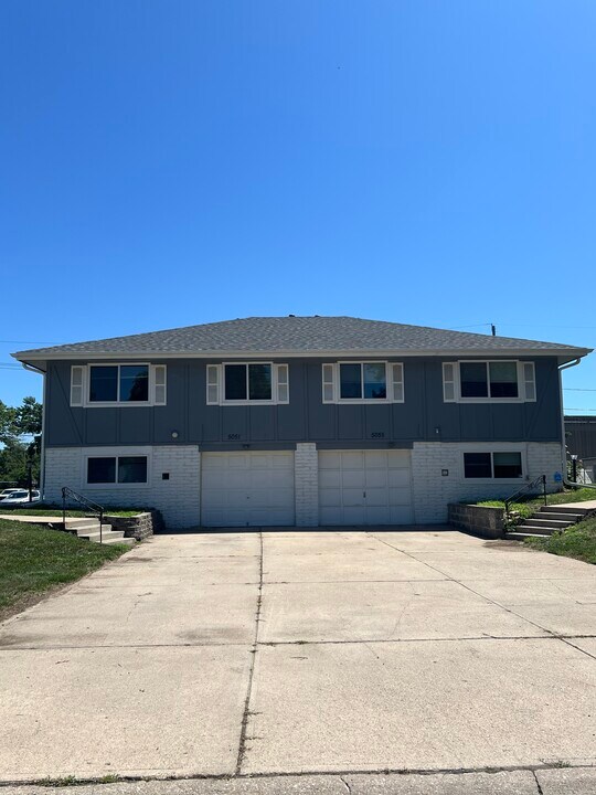 5051 Marshall Dr in Omaha, NE - Building Photo