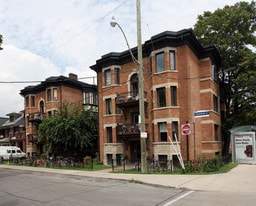 1 Havelock St in Toronto, ON - Building Photo