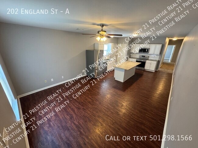 202 England St-Unit -A in Lonoke, AR - Foto de edificio - Building Photo