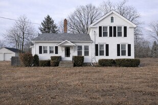 41W655 Main Street Rd in Elburn, IL - Building Photo