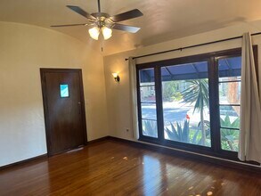 1040 Prospect Ave, Unit 4 in Long Beach, CA - Foto de edificio - Building Photo