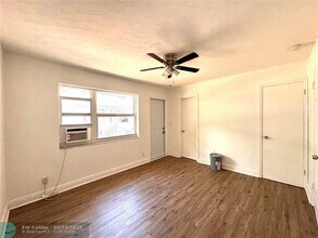 921 NE 17th Ave in Fort Lauderdale, FL - Building Photo - Building Photo
