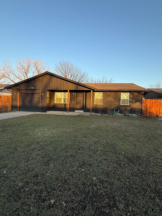 13771 S Glen Pl in Glenpool, OK - Building Photo