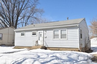 6948 W Herbert Ave in Milwaukee, WI - Building Photo