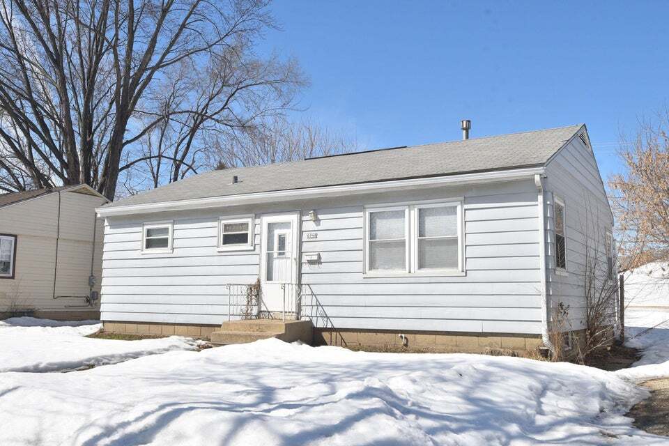 6948 W Herbert Ave in Milwaukee, WI - Building Photo