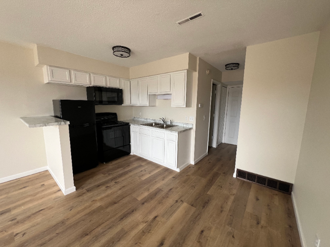 property at 3206 Heatherton Dr