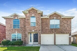 305 Windy Hill Ln in Fort Worth, TX - Building Photo
