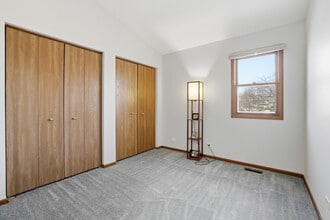 466 Nicole Dr in Bartlett, IL - Building Photo - Building Photo