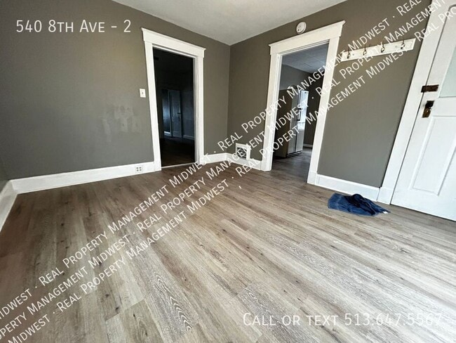 540 8th Ave in Dayton, KY - Foto de edificio - Building Photo