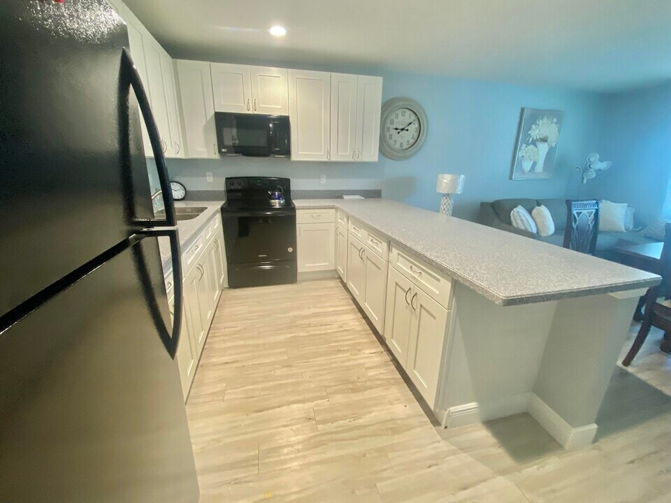 39 Easthampton B in West Palm Beach, FL - Building Photo