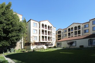 West Angeles Villas in Los Angeles, CA - Building Photo - Building Photo