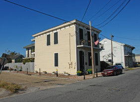 522 1st St Apartments