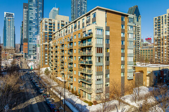 Les Jardins Windsor in Montréal, QC - Building Photo - Building Photo