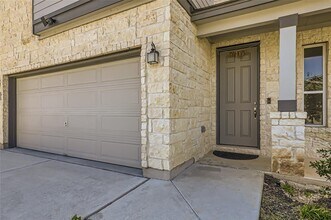 1904 Red Berry Pass in Georgetown, TX - Foto de edificio - Building Photo