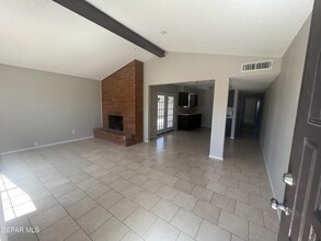 2849 Beachcomber Dr in El Paso, TX - Building Photo - Building Photo