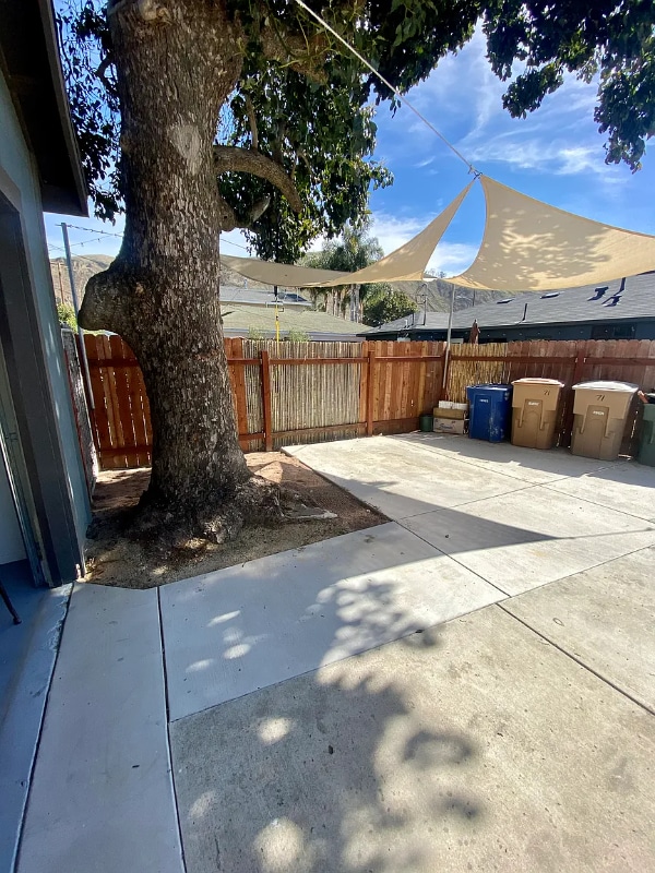 71 Comstock Dr in Ventura, CA - Foto de edificio - Building Photo