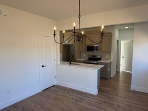 401 Birmingham St SE in Gravette, AR - Building Photo - Building Photo