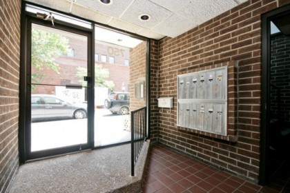 750 W. Briar in Chicago, IL - Foto de edificio - Building Photo