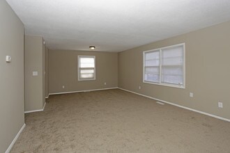Mauldin Heights in Mauldin, SC - Building Photo - Interior Photo