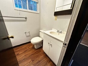 526 Westinghouse Ave in Wilmerding, PA - Building Photo - Building Photo