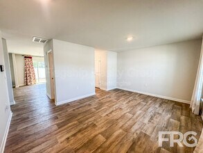 1313 Riverstone Dr in Greenville, NC - Building Photo - Building Photo