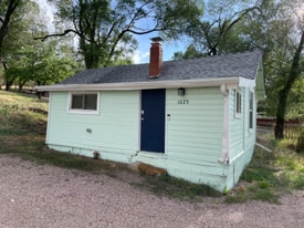 1025 W Cimarron St in Colorado Springs, CO - Building Photo