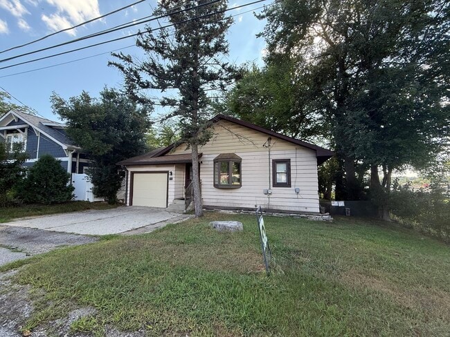 property at 709 Lake Shore Dr