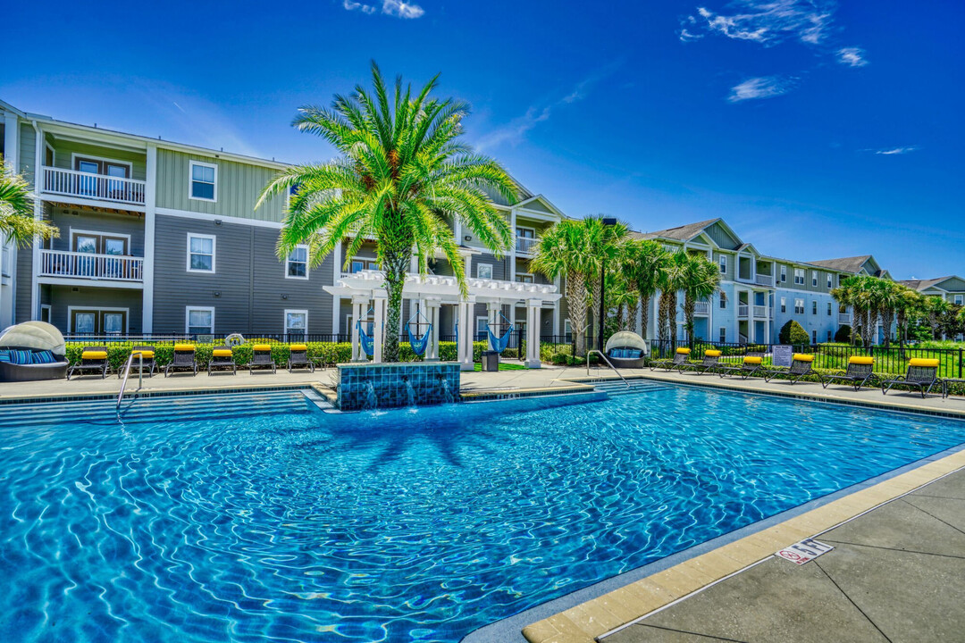 Canopy at Belfort Park in Jacksonville, FL - Building Photo