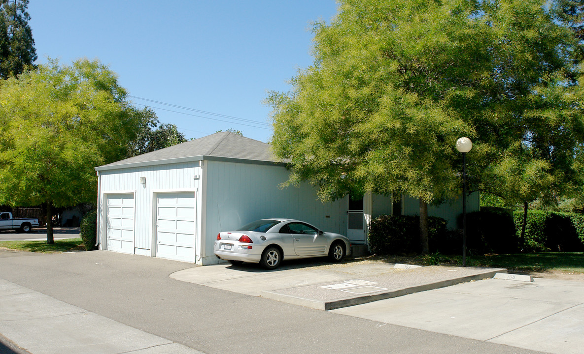 150-152 3rd St in Windsor, CA - Building Photo