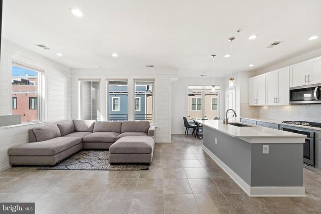 1304 Main Line Blvd in Alexandria, VA - Building Photo - Building Photo