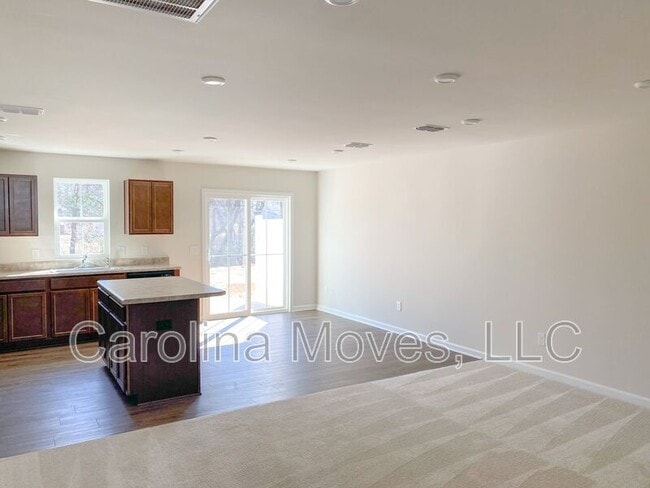 156 Sarnesfield Wy in Greenville, SC - Building Photo - Building Photo