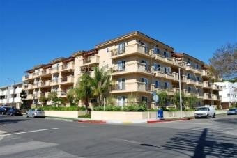 11911 Mayfield Ave in Los Angeles, CA - Building Photo