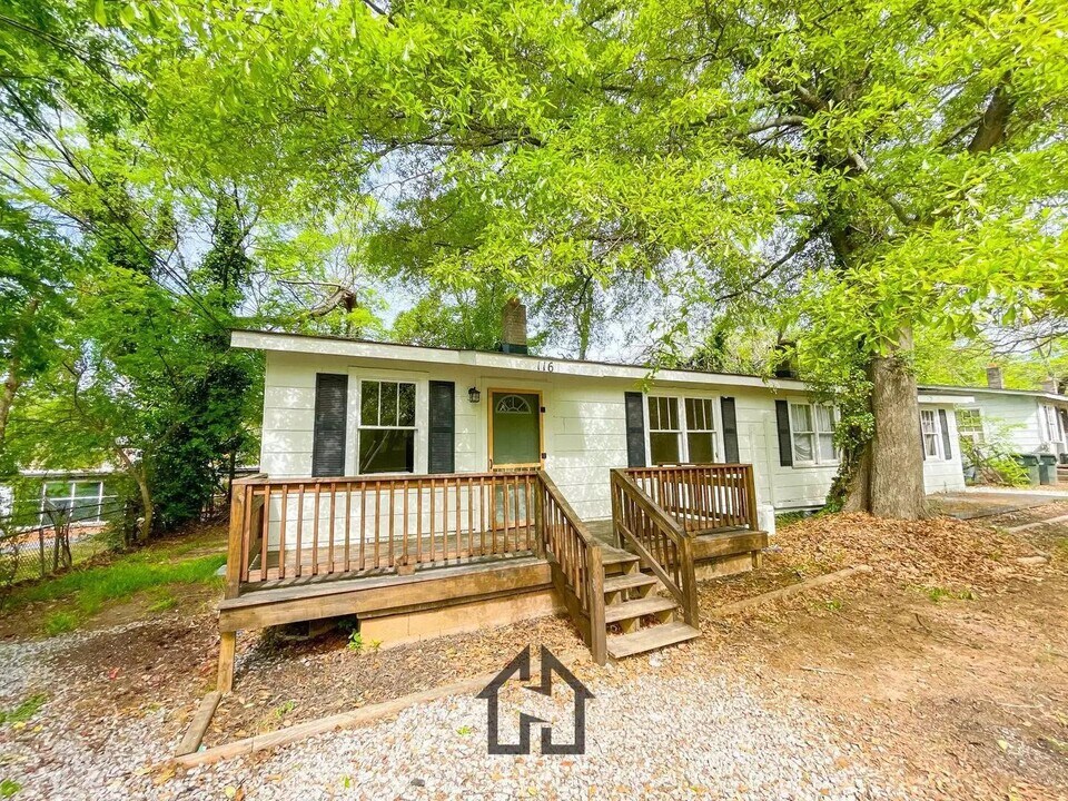 110-116 Dobbs St in Greenville, SC - Building Photo