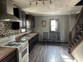 844 Clifton St in Follansbee, WV - Building Photo - Building Photo