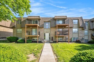 Crysler Plaza East in Independence, MO - Building Photo
