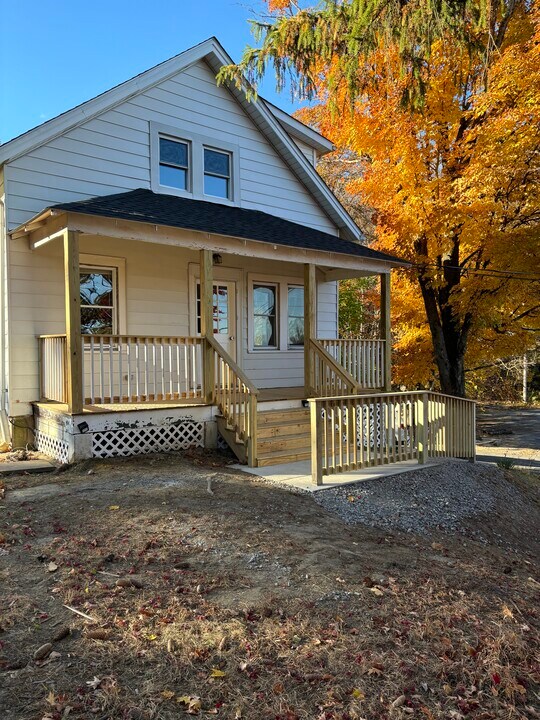 15 Main St in Germantown, NY - Foto de edificio
